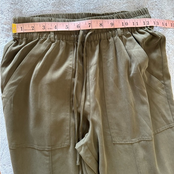 Anthropologie Joggers - Picture 4 of 13
